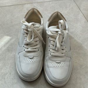 Madewell Court Sneakers in White and tan
